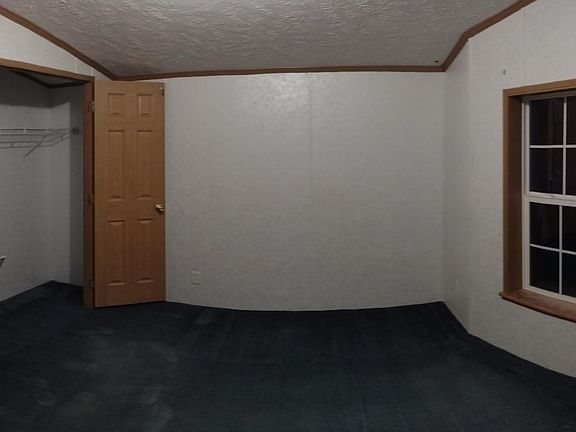 3rd image of 205 Young Ter #11
