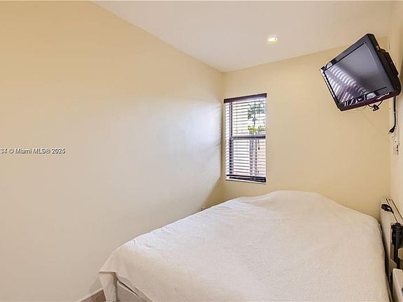 4th image of 3864 NE 167th St #5