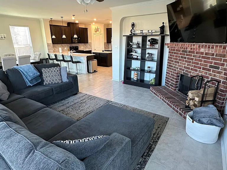 124 Rocroi Dr — Photo 22