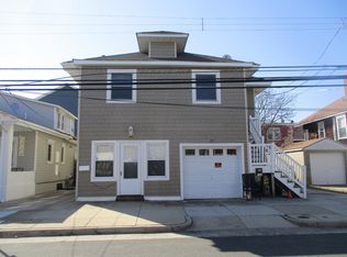 104 N Cambridge Ave, Ventnor, NJ 08406