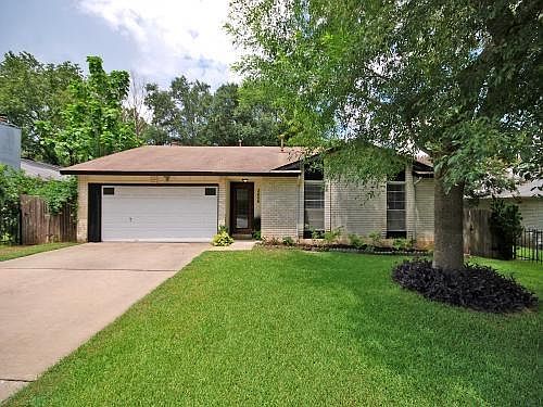 1st image of 2406 Broken Oak Dr