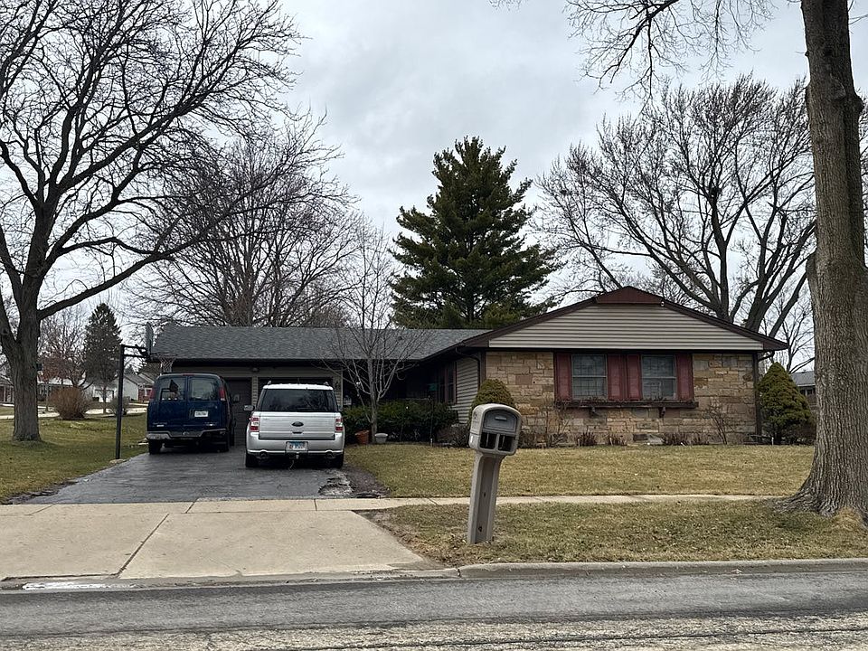 1st image of 921 Westbourne Ln