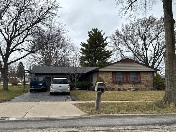 921 Westbourne Ln, Buffalo Grove, IL 60089