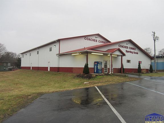 2nd image of 750 Oak St