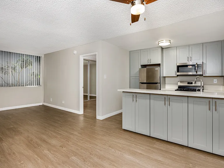 Windward Village Apartments — Photo 67