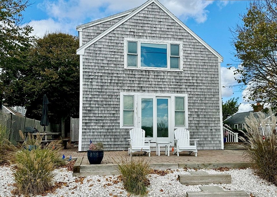 1st image of 3 Oyster Dr