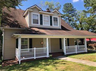 657 Willow St, Mount Airy, NC 27030