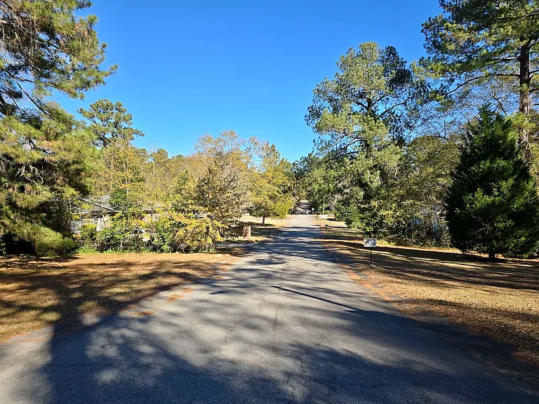 1657 Upland Dr — Photo 24