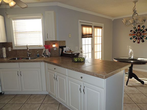 4th image of 203 Fairview Dr