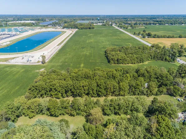 53 E 53rd St, Anderson, IN 46013