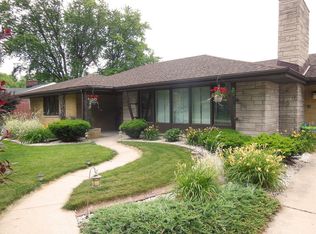 8340 Crestwood Ave, Munster, IN 46321