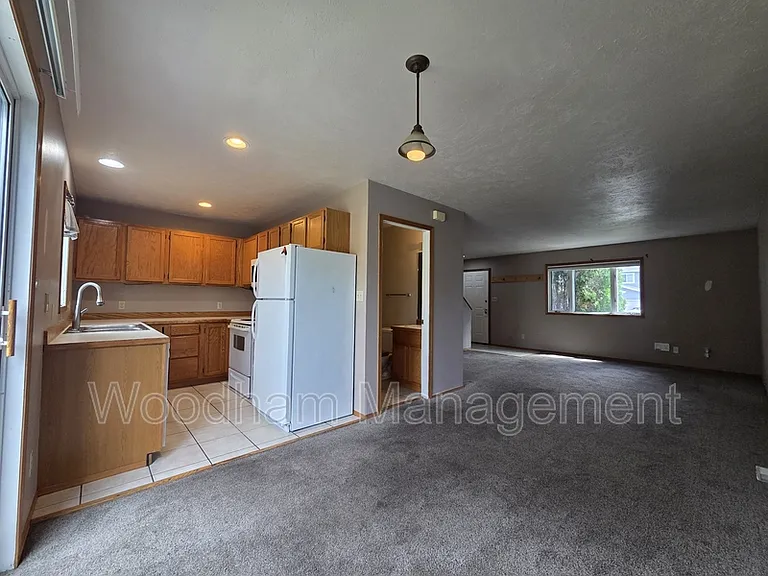 111 Pondera Ave #B — Photo 6