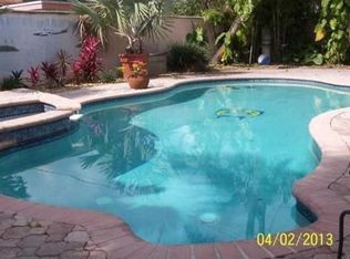 810 N 31st Rd, Hollywood, FL 33021