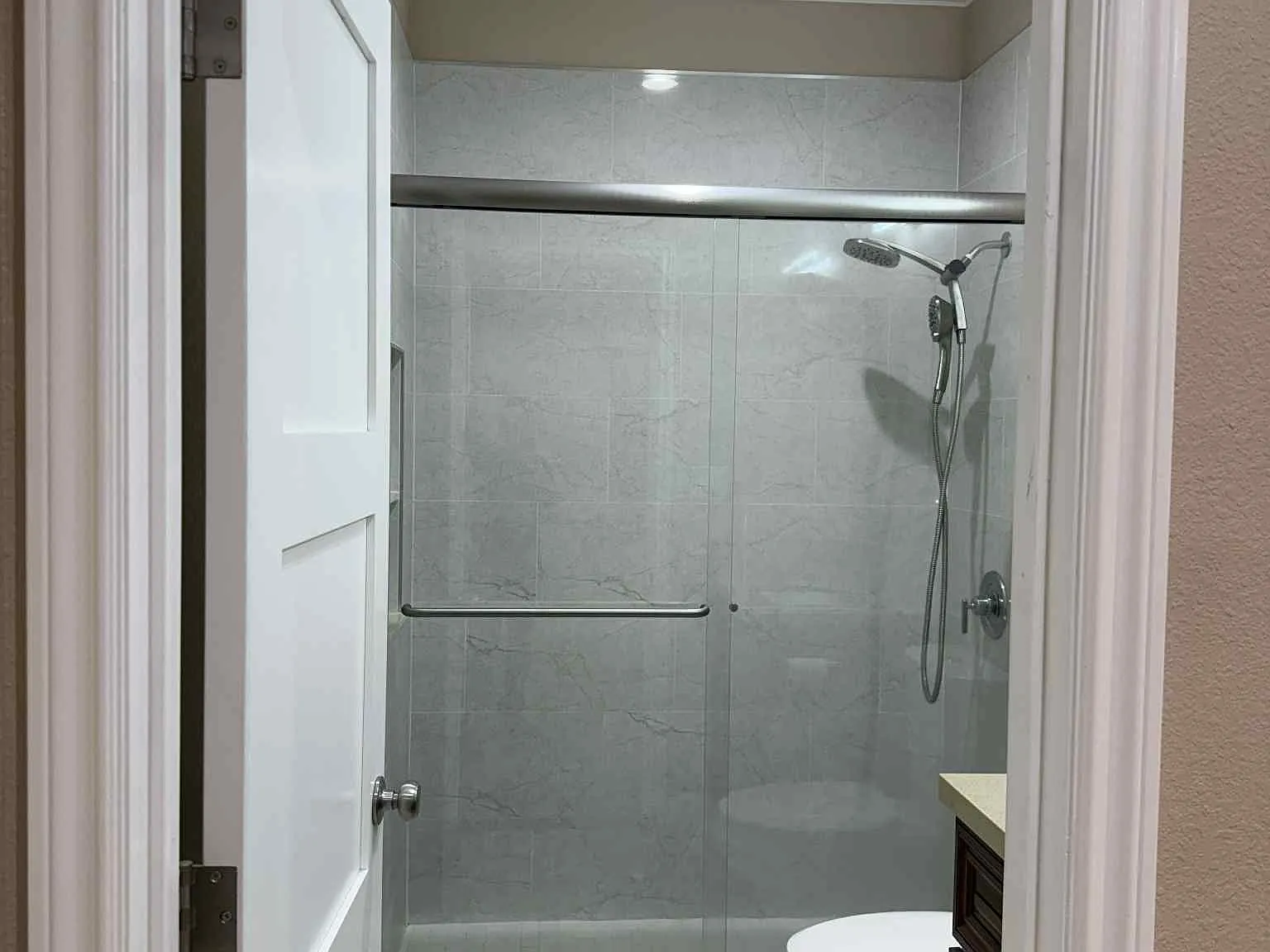 3 bed, 2.5 bath, 1265 sqft, $3,200 — Photo 2