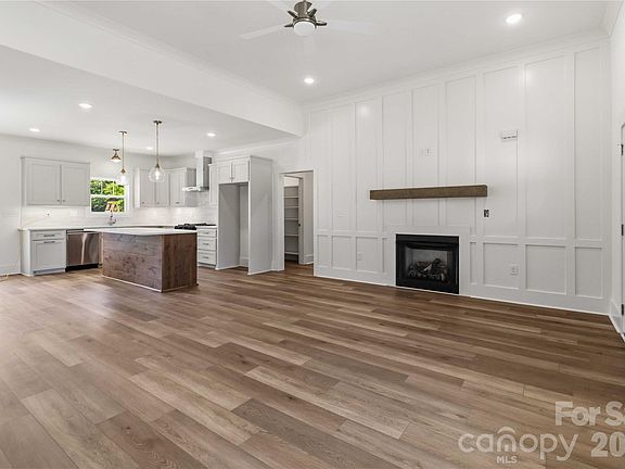 5th image of 352 Adams Rd