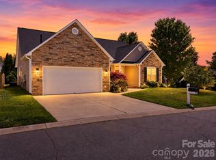 1 Breyerton Ct, Asheville, NC 28804