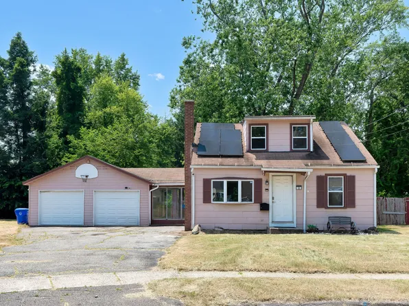 33 Lanham Lane, East Hartford, CT 06118