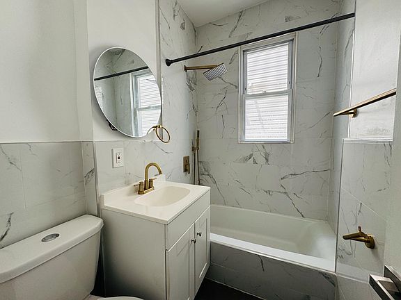4th image of 97 Woodlawn Ave #4