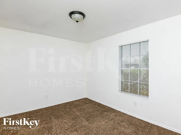 1317 Castle Ridge Rd — Photo 10
