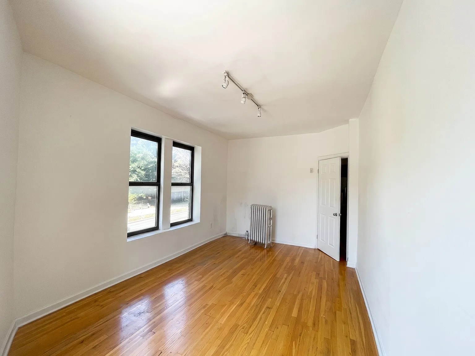 305 Ocean Avenue — Photo 4