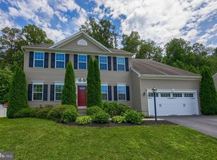 955 Countryside Rd, Seven Valleys, PA 17360