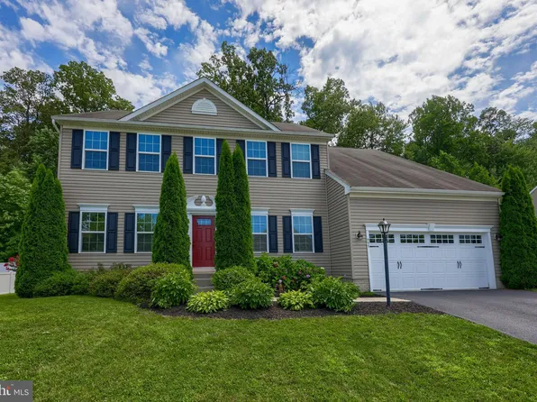 955 Countryside Rd, Seven Valleys, PA 17360