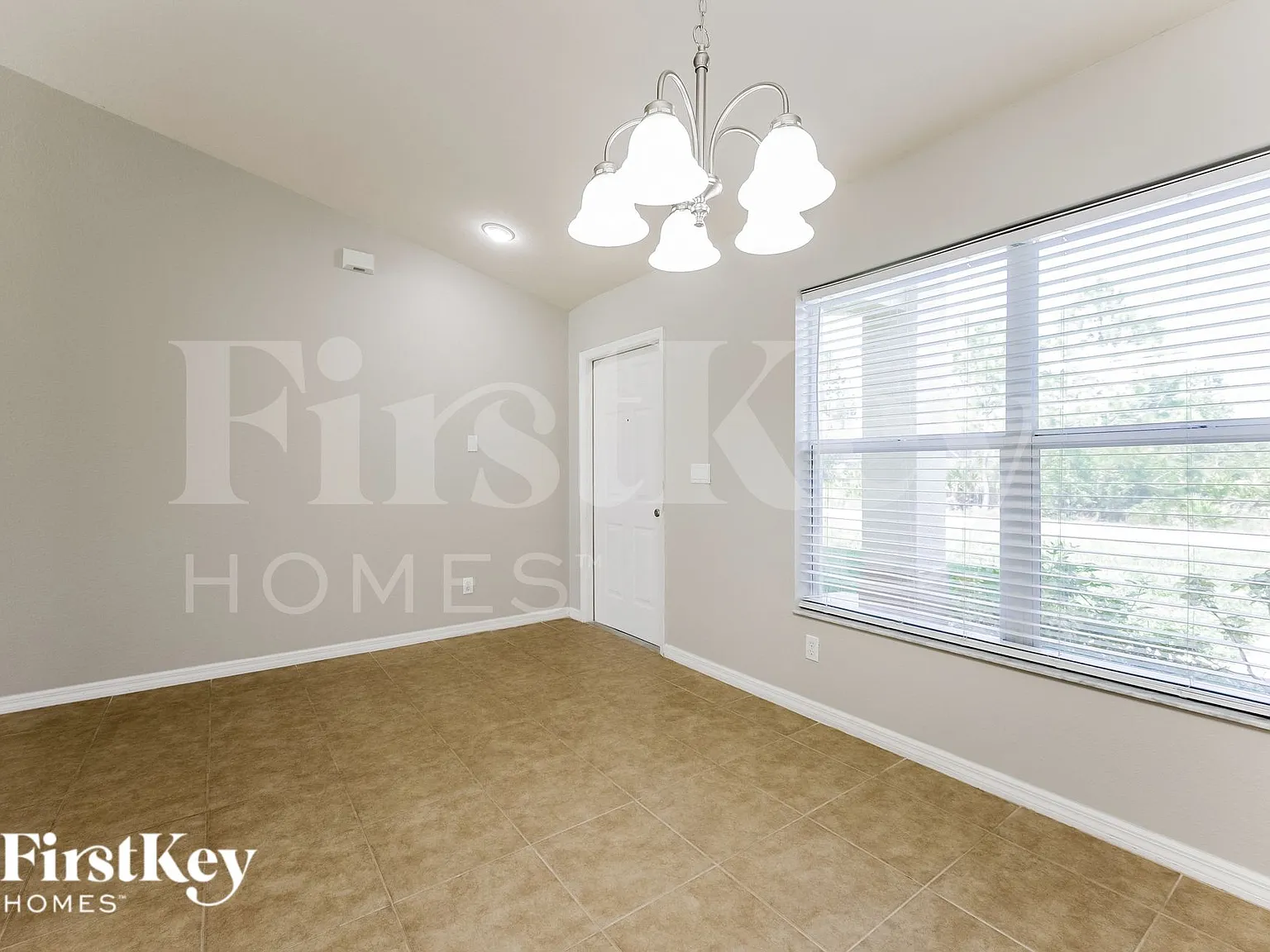4 bed, 2.0 bath, 1803 sqft, $2,090 — Photo 4