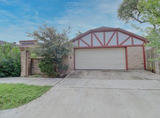 6911 Pouter Dr, Houston, TX 77083