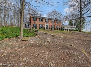 110 Wyndwood Rd, Dalton, PA 18414