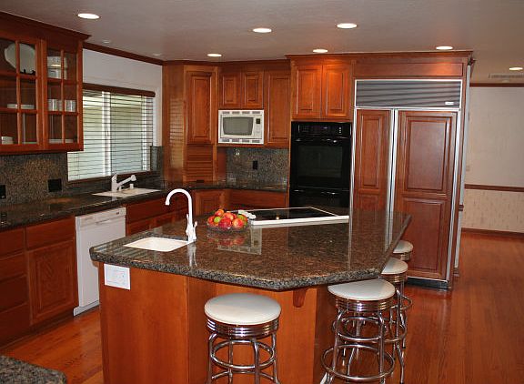 5th image of 2294 Constitution Dr