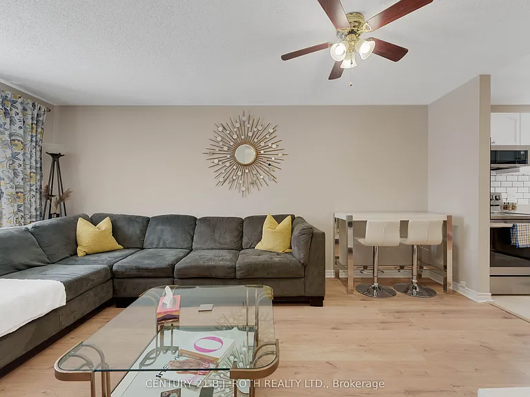 361 Georgian Dr #UPPER — Photo 3