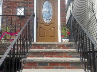 12 Cottage St, Bayonne, NJ 07002