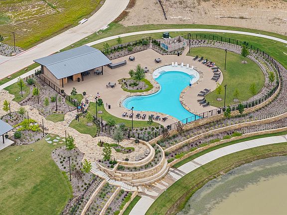 2nd image of 121 Tierra Blanca Ln