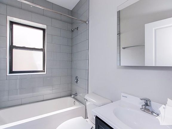 3rd image of 5158 N Leavitt St APT 3L