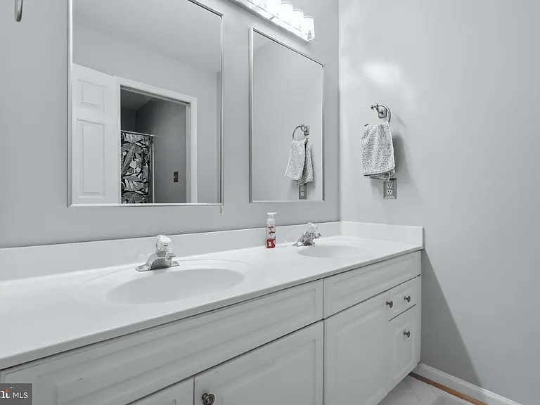 900 Hickory Cir — Photo 30