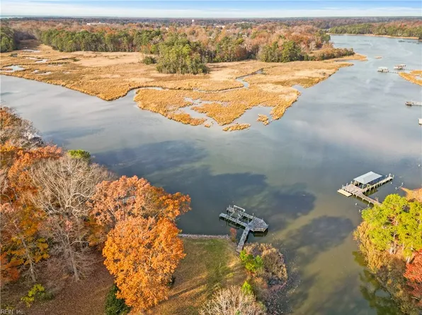 137 Beechwood Hls, Newport News, VA 23608