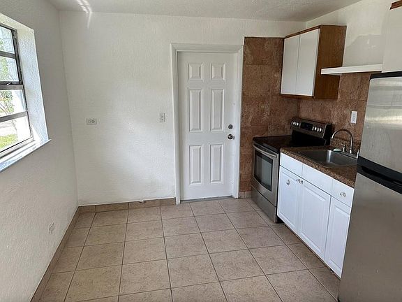 3rd image of 5731 SW 37th Court