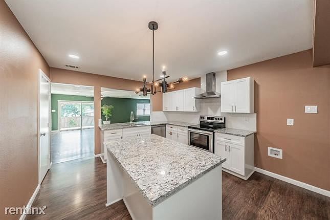 1st image of 210 E Kenwood Dr #R