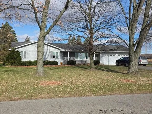 2010 Van Geisen Rd, Caro, MI 48723