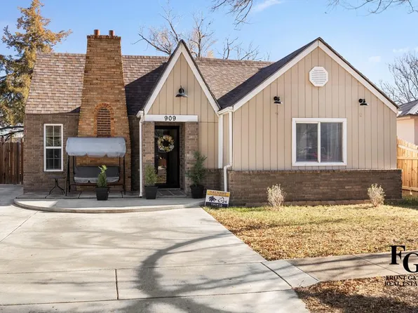 909 Oak Ave, Dalhart, TX 79022