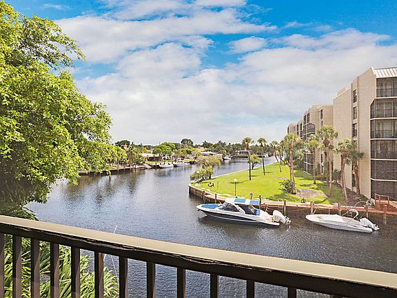 2nd image of 8 Royal Palm Way #3010