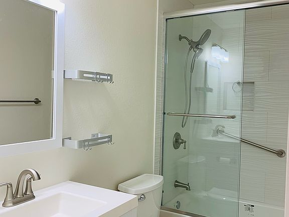 5th image of 328 N 21st St Unit 2