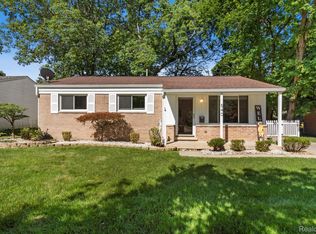 540 Lindsay Dr, Plymouth, MI 48170