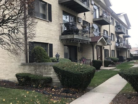 3rd image of 2143 N Harlem Ave Rear 220