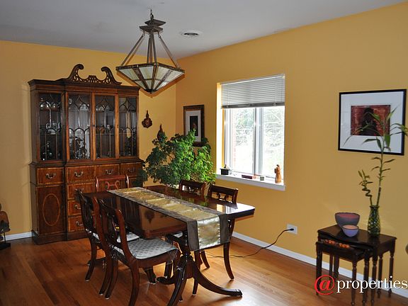 4th image of 420 Linden Ave APT 304