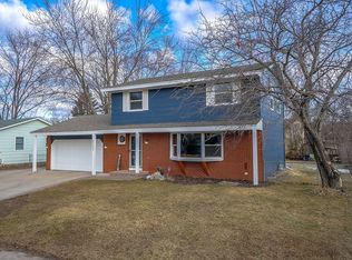 2357 Beam Ave E, Maplewood, MN 55109