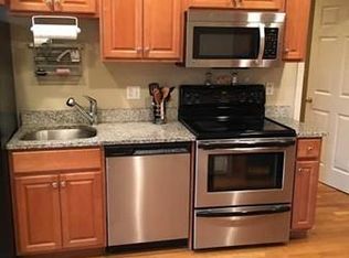 21 Lothrop St APT 1A, Plymouth, MA 02360