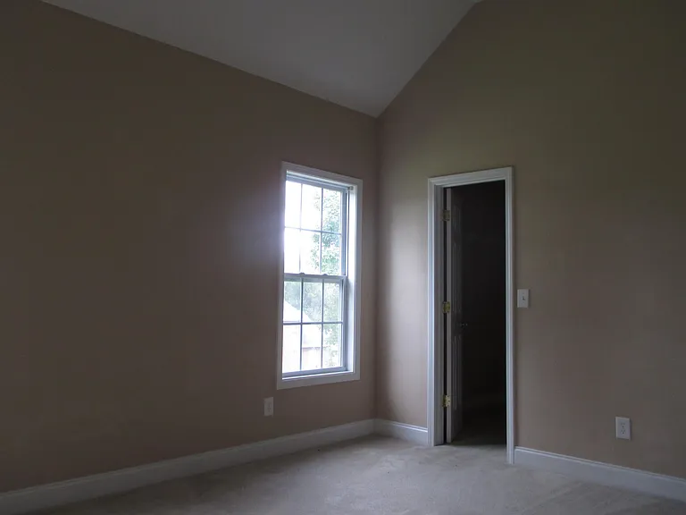 4 Larchmont Ln — Photo 9