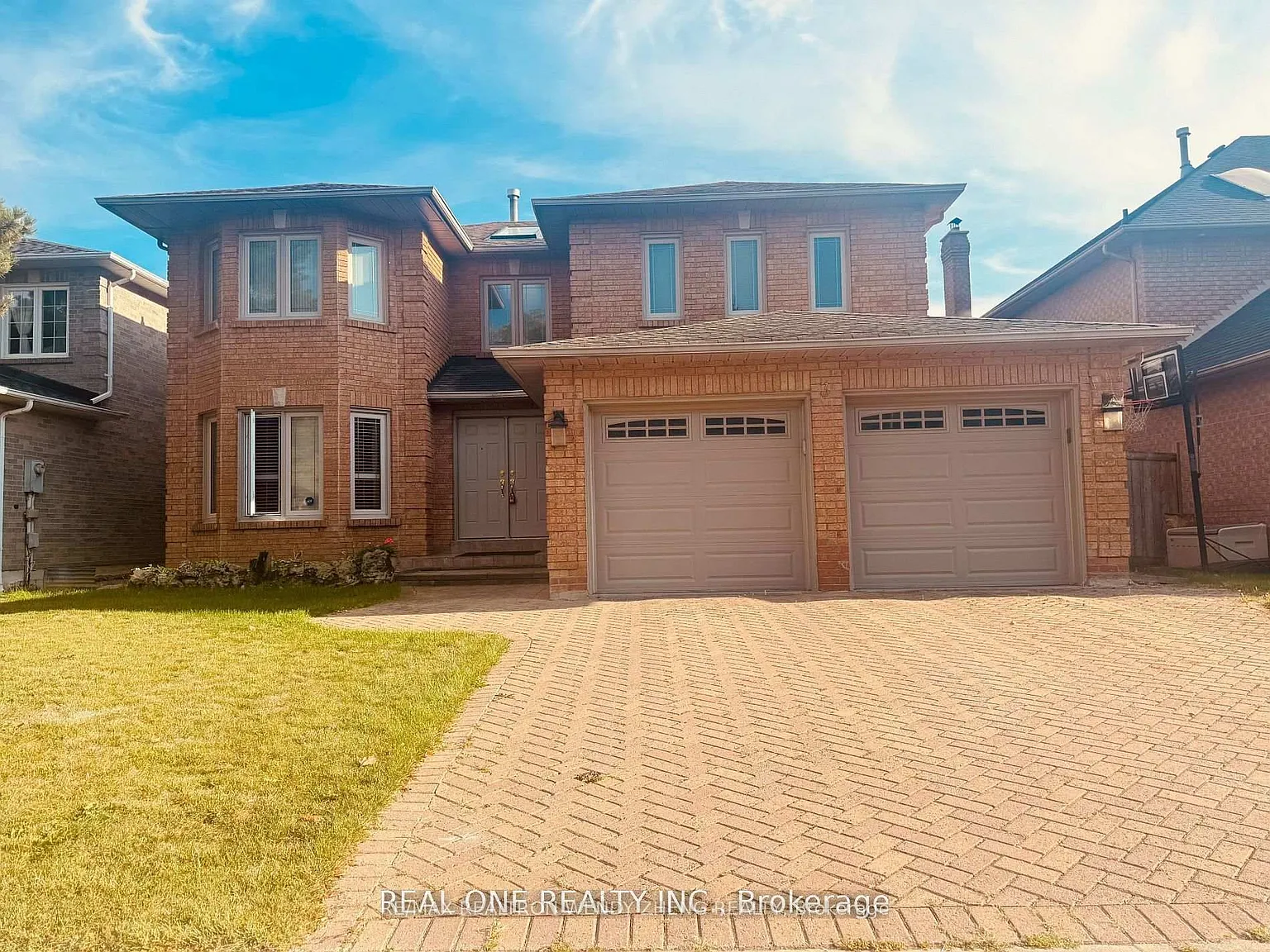 4 bed, $4,900 — Photo 1