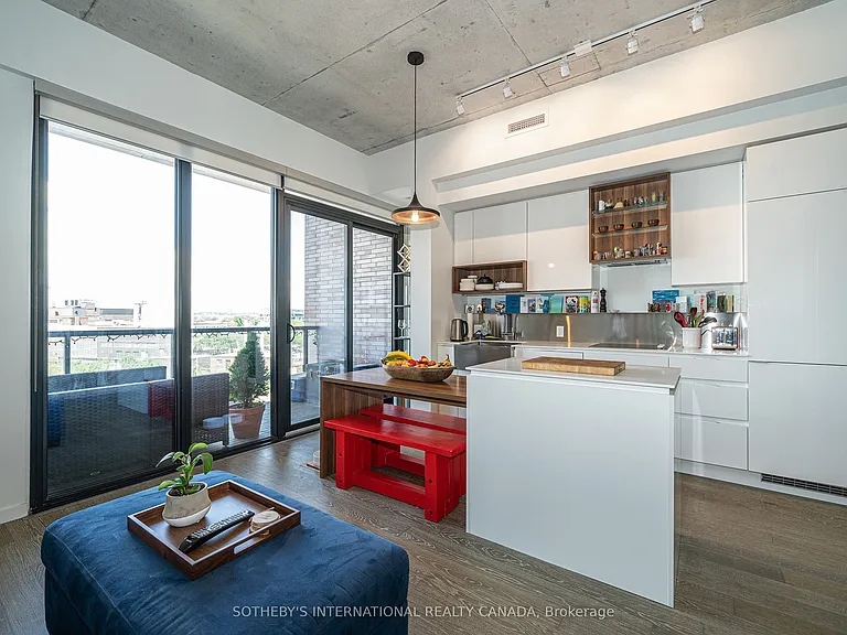 383 Sorauren Ave #807 — Photo 9